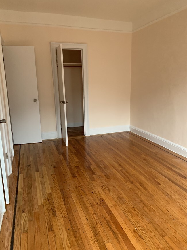 Foto del edificio - 1070 Ocean View Ave