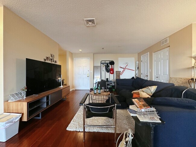 Foto del edificio - 3920 Mystic Valley Pkwy