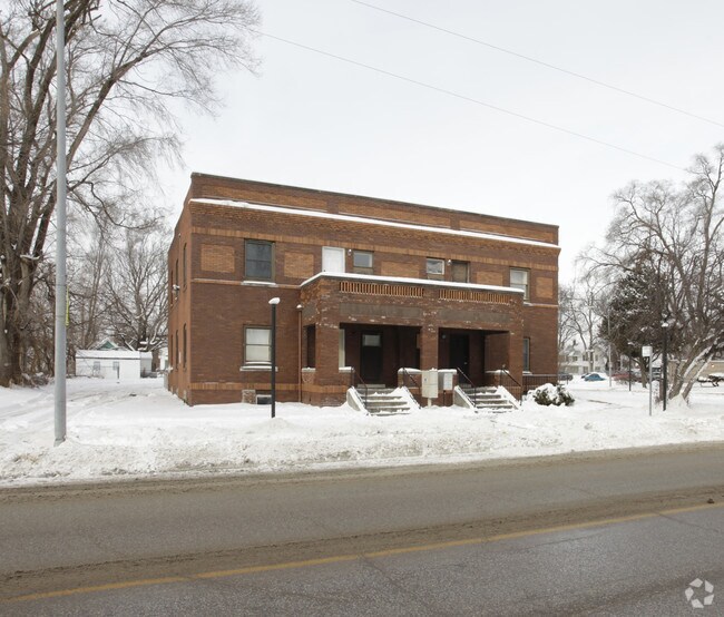 Primary Photo - 2405 Evans St