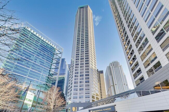 Foto del edificio - 555 W Madison St