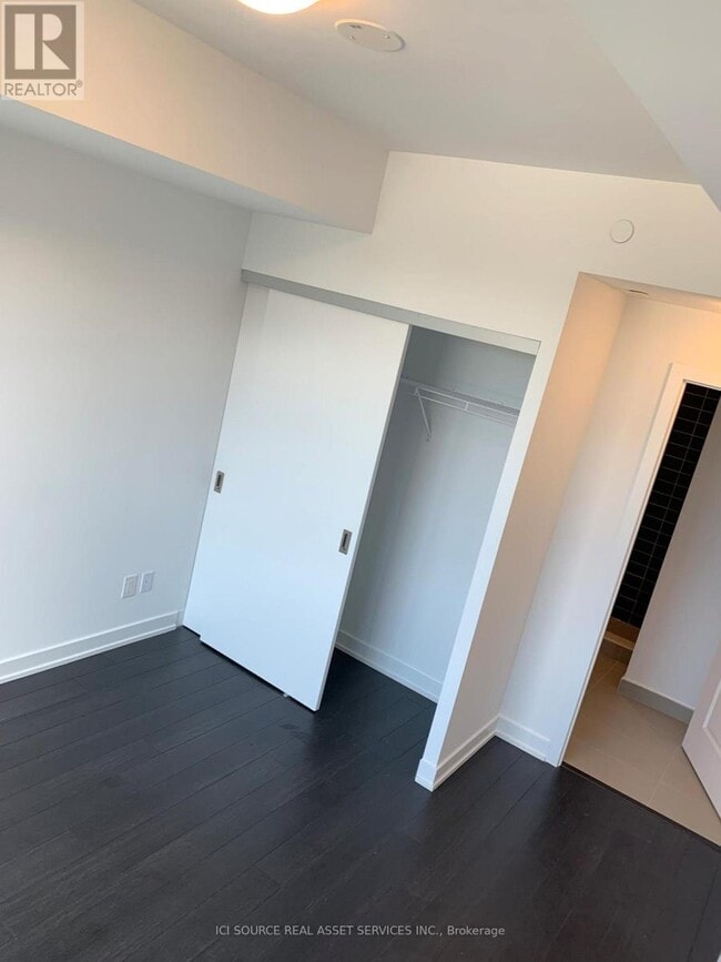 Building Photo - 2799 Kingston Rd