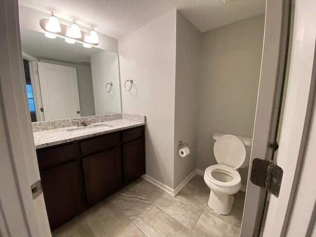 Building Photo - 203 Burr Oak Ct