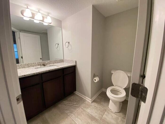 Foto del edificio - 203 Burr Oak Ct