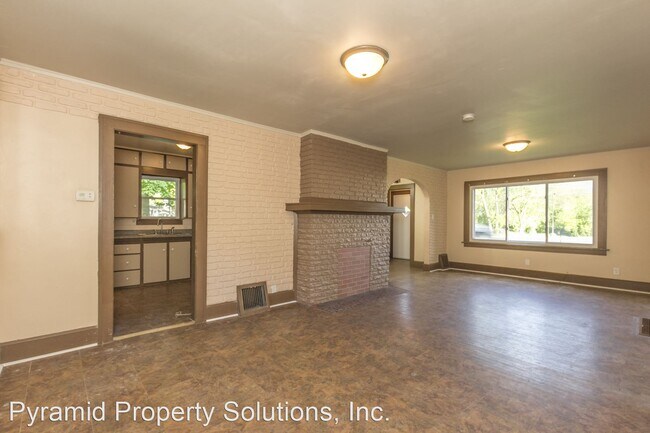 Foto del edificio - 3 br, 1.5 bath House - 4650 Hubbell Ave
