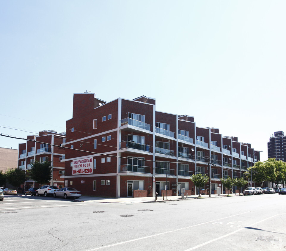 Primary Photo - 27th Avenue Apartments