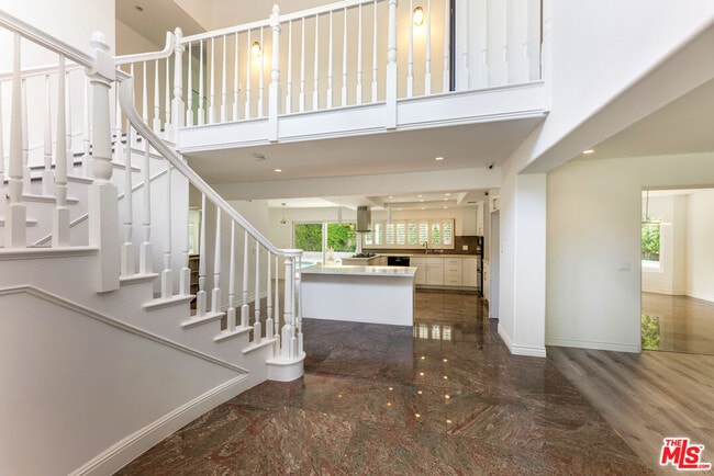 Building Photo - 2471 Venus Dr