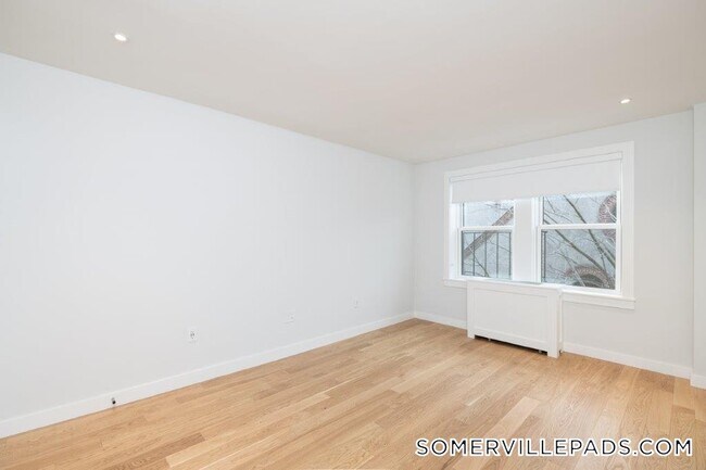 Building Photo - 123 Highland Ave