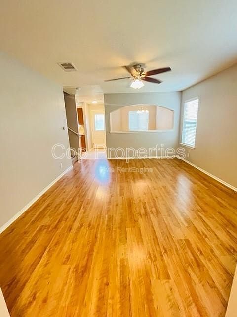 Foto del edificio - 9819 Autumn Pl