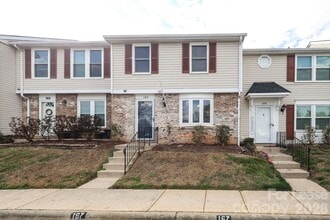 Building Photo - 167 Water Oak Dr