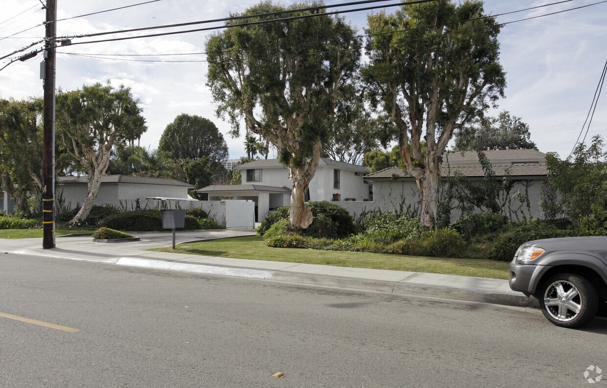 Foto principal - 1995-1999 Maple Ave