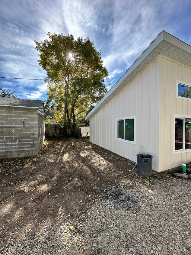 Foto del edificio - 3182 S Imperial St