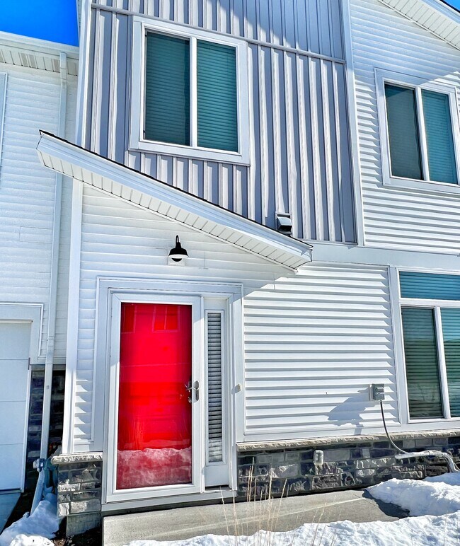 Foto del edificio - 327 NE Otter Dr