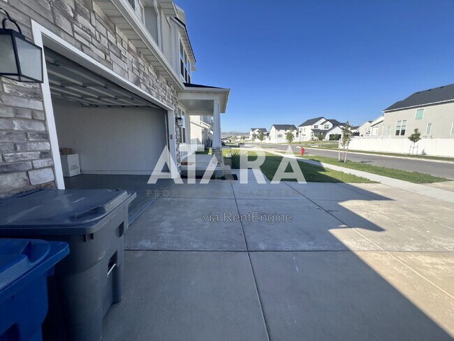 Foto del edificio - 1754 Oakwood Ln