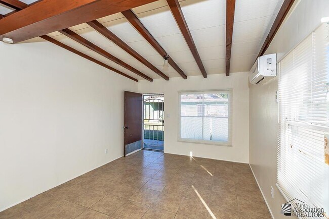 Foto del edificio - 678 S Orange Ave