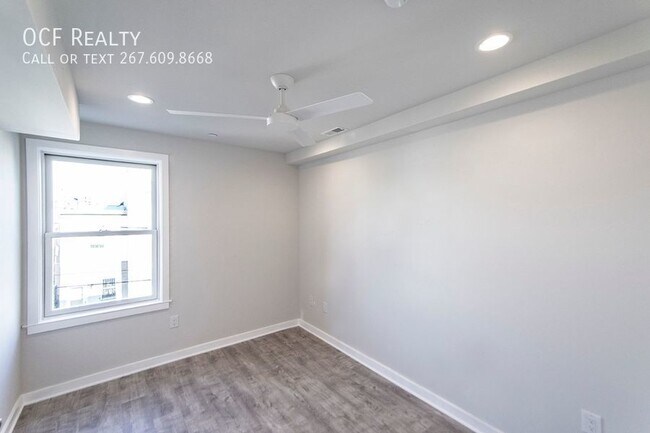 Building Photo - Grays Ferry Two Bedroom Apartment