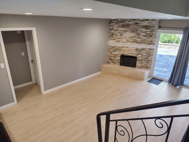 Foto del edificio - Stunning Tudor Home in San Ramon's Twin Creeks Hills