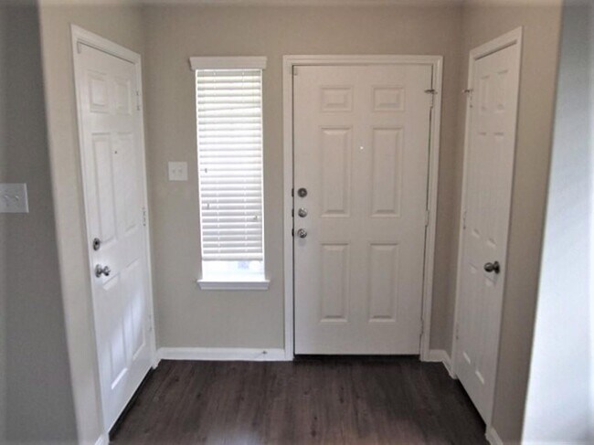 Building Photo - 22327 Queenbury Hills Dr