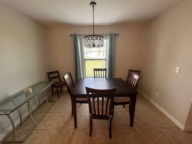 Building Photo - 3/2 Home in the heart of Cape Coral