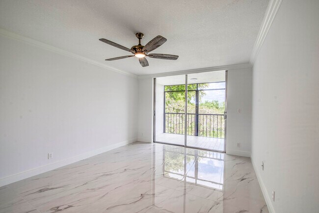 Foto del edificio - 6795 Huntington Ln