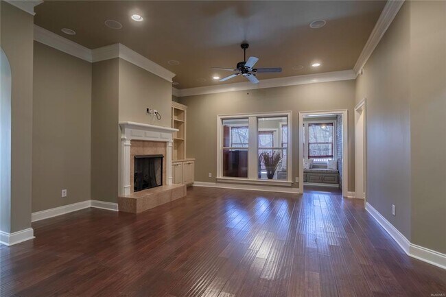 Foto del edificio - 5906 Amberwood Dr
