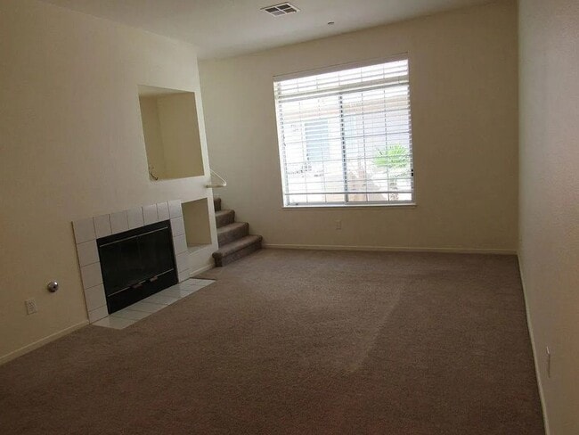 Building Photo - 1480 Los Buellis Way