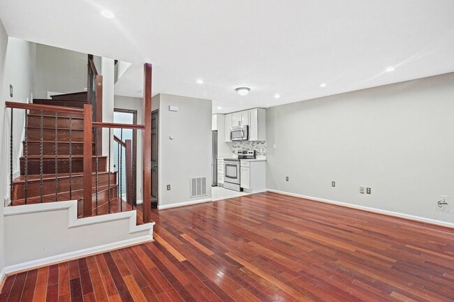 Photo - 1111 Harvard St NW House