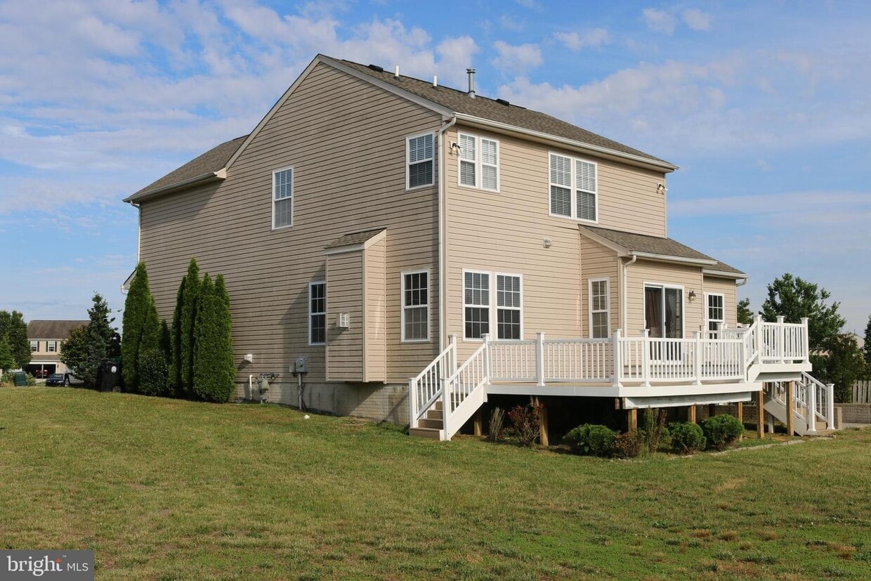 Primary Photo - 45 Brielle Way