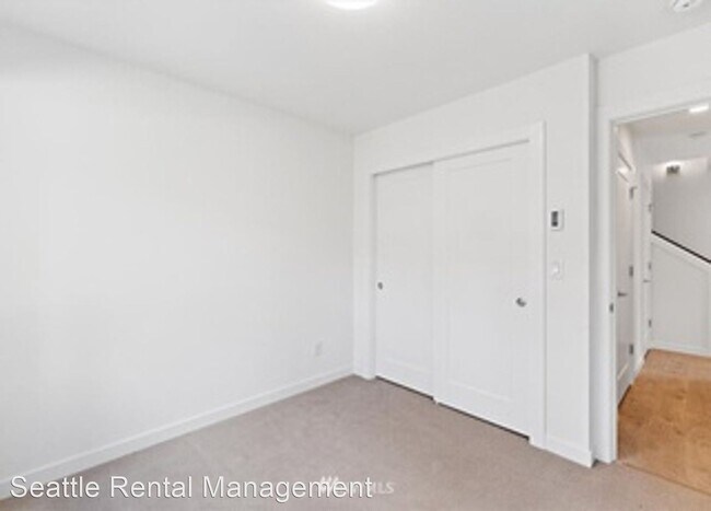 Building Photo - 2 br, 2 bath House - 6311 9th Ave NE Unit D