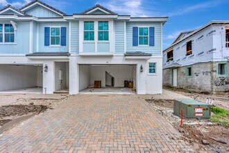 Building Photo - 181 SE Birch Ter