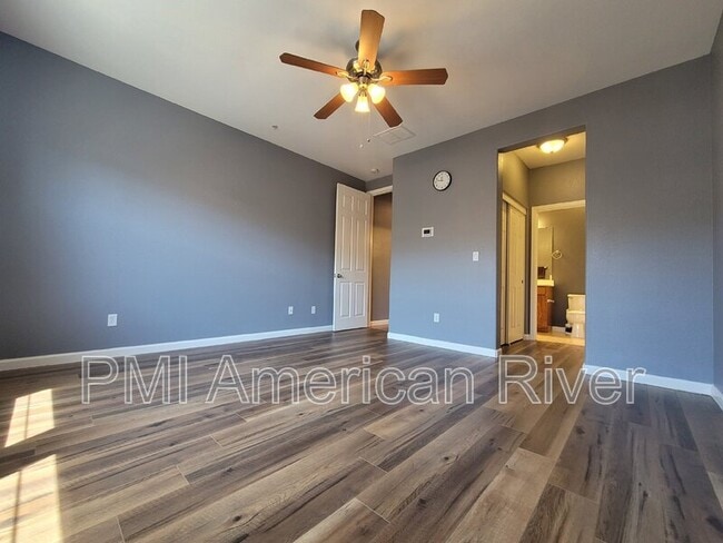 Building Photo - 8428 Crystal Walk Cir