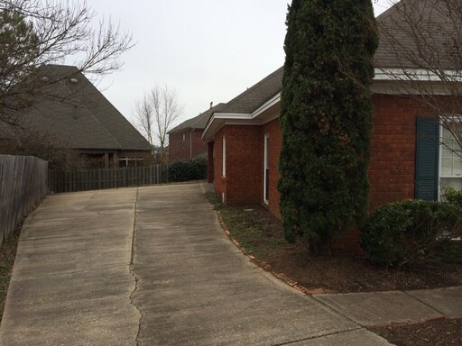 Building Photo - 8154 Greyfield Dr