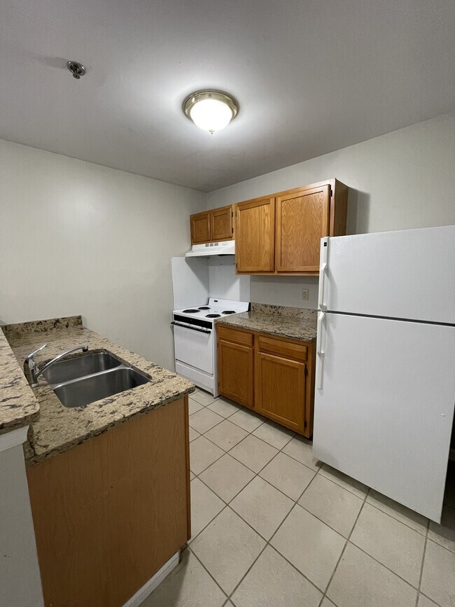 Foto del edificio - 1500 Iris Dr