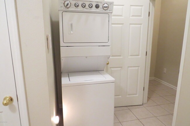 Foto del edificio - 9410 Osprey Branch Trail
