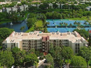 Building Photo - 955 Egret Cir