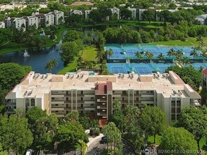 Building Photo - 955 Egret Cir