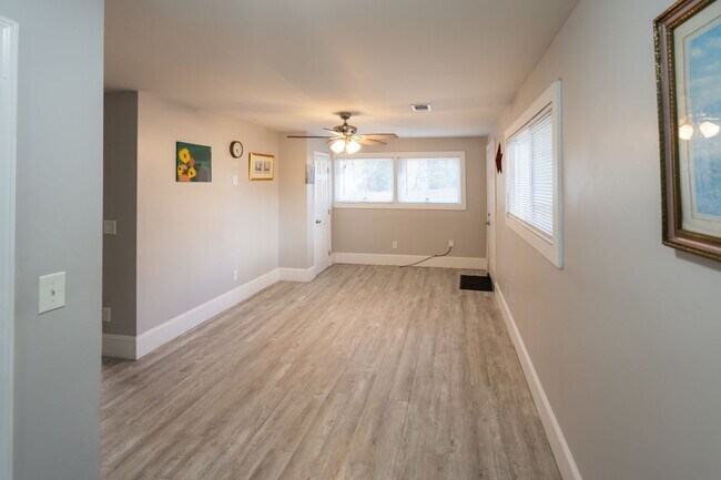 Foto del edificio - 2881 Sylvan Rd