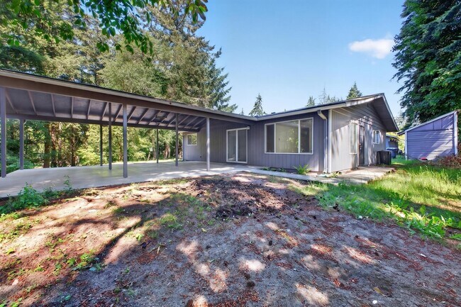 Foto del edificio - 8215 Luzader Ln SW