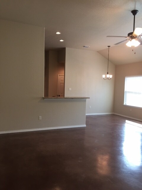 Foto del edificio - 722 Saengerhalle Rd