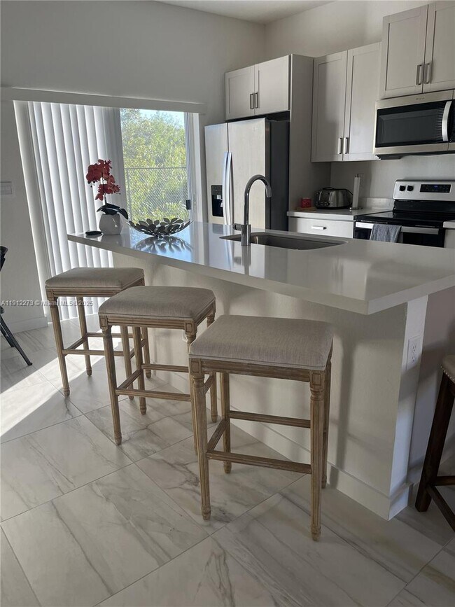 Foto del edificio - 784 SE 19th St