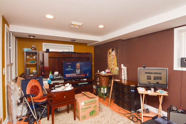 Building Photo - 4254 N Marmora Ave