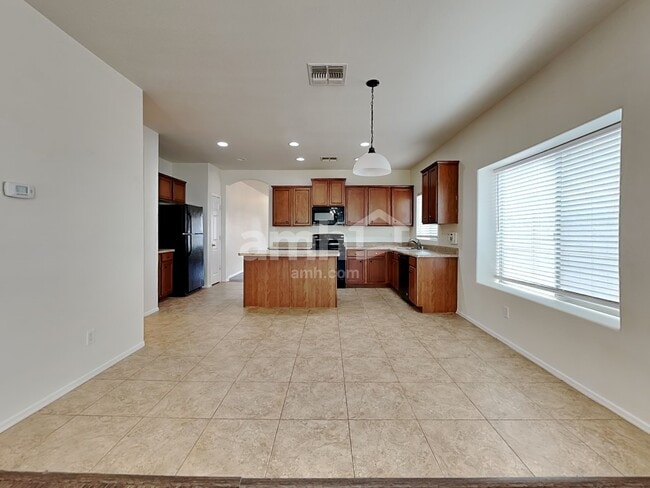 Building Photo - 14610 W Acapulco Ln