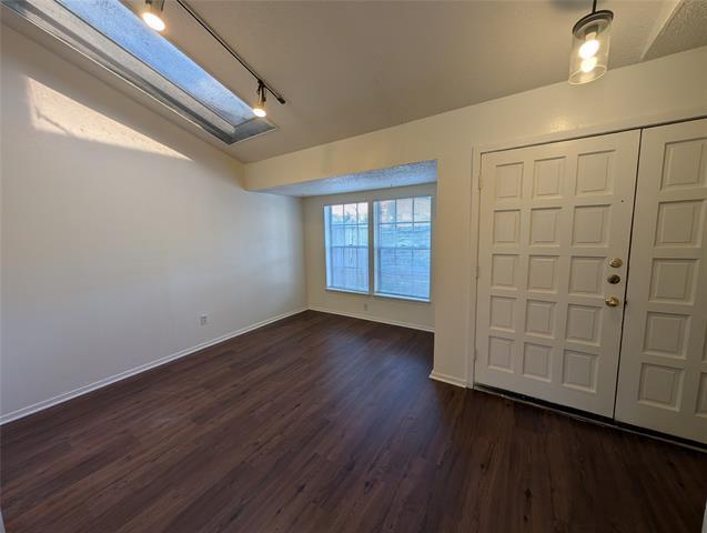 Foto del edificio - 8560 Park Ln