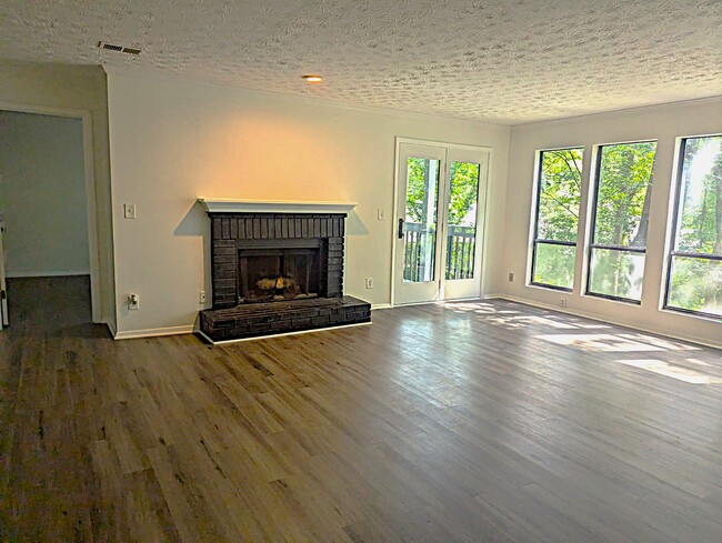 Building Photo - 101 Warm Springs Cir