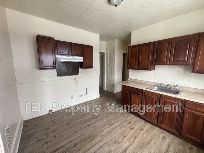 Foto del edificio - 472-474-474 Ave D