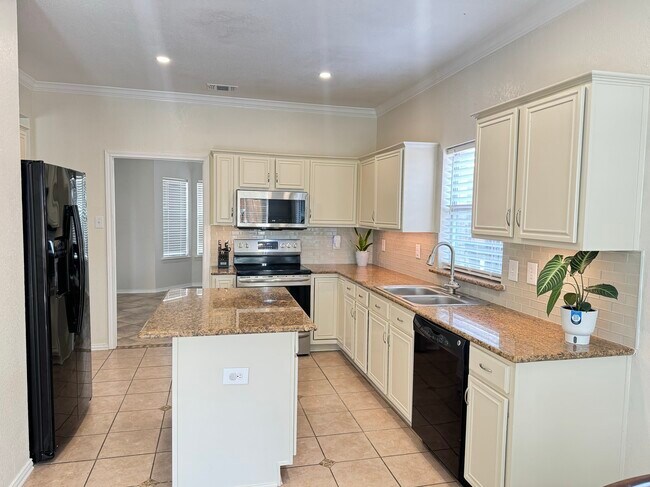 Foto del edificio - 1024 Waterview Dr