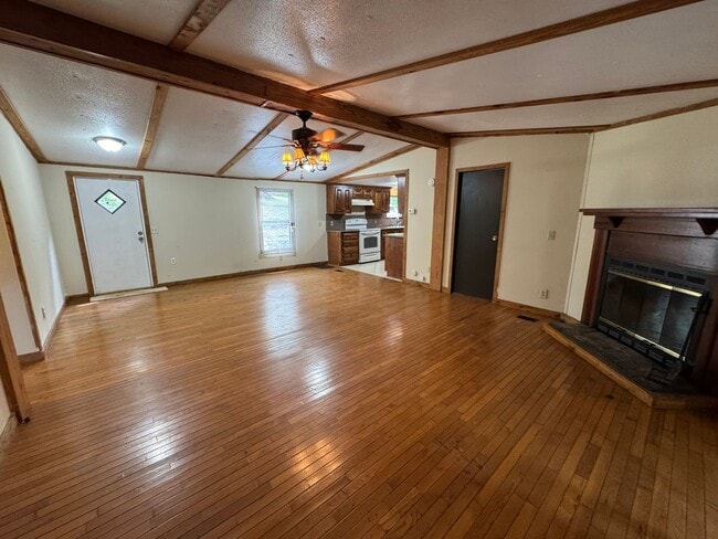 Building Photo - Private 3/2.5 Home with bonus room- $1,895