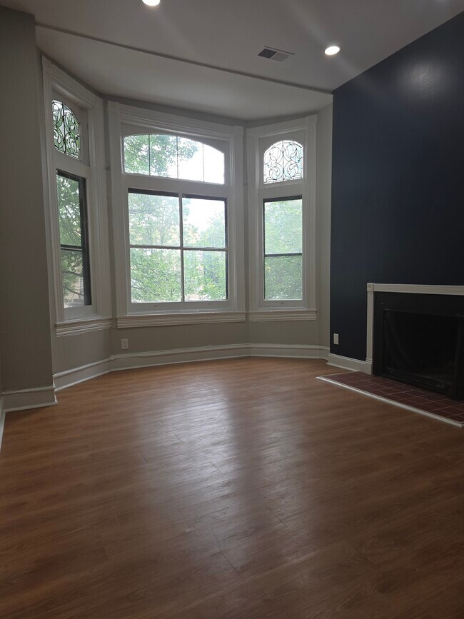 Building Photo - 1700 Linden Ave