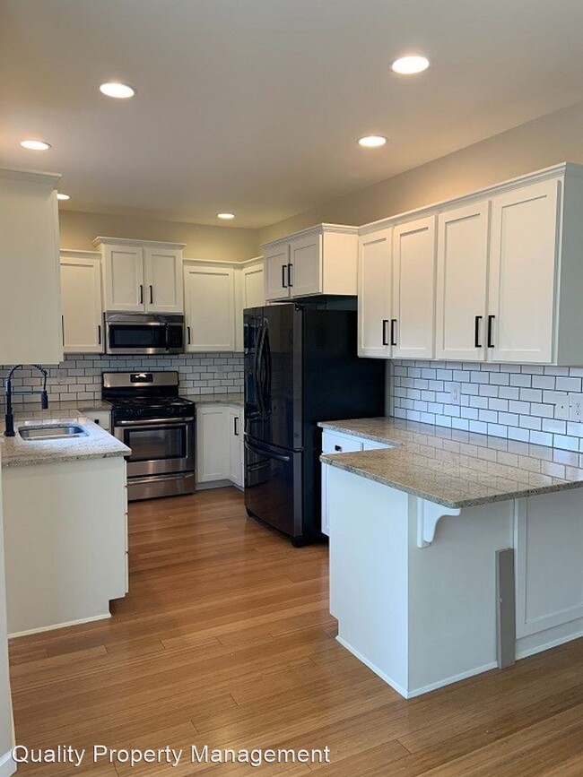 Building Photo - 4 br, 3 bath House - 120 McCully Lane