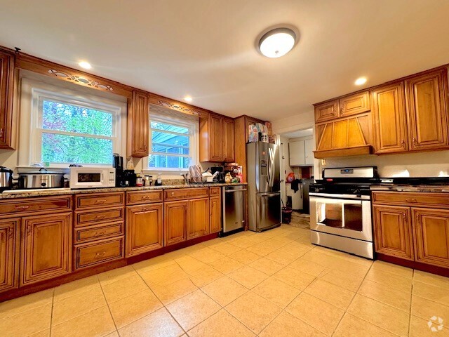 Building Photo - 1247 Trapelo Rd