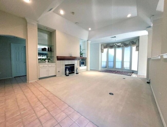 Building Photo - 6401 Dakota Dr